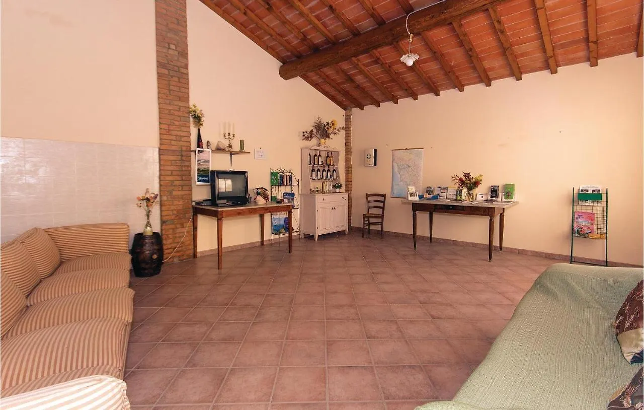 Apt, 10 Querce  0*, Querce (Lucca) Italy